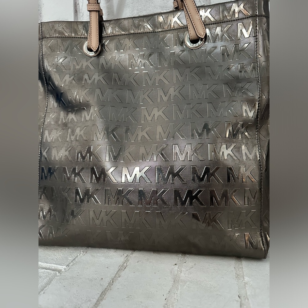 EUC Michael Kors Shiny Gold Tote
